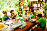 Baan Hongnual Cookery School Chiang Mai Küchenarbeiten