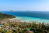 Phi Phi Island Village Beach Resort - Luftaufnahme